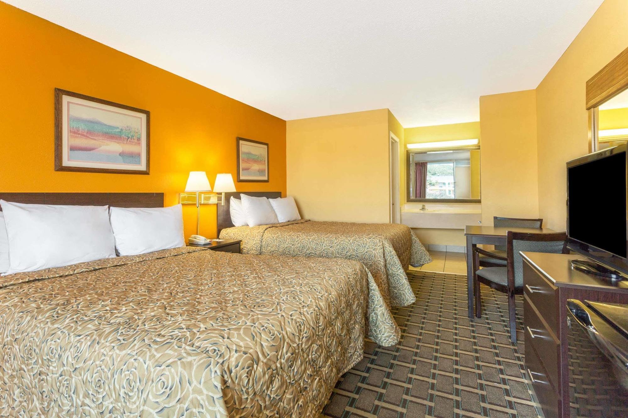 Americas Best Value Inn Perry Esterno foto